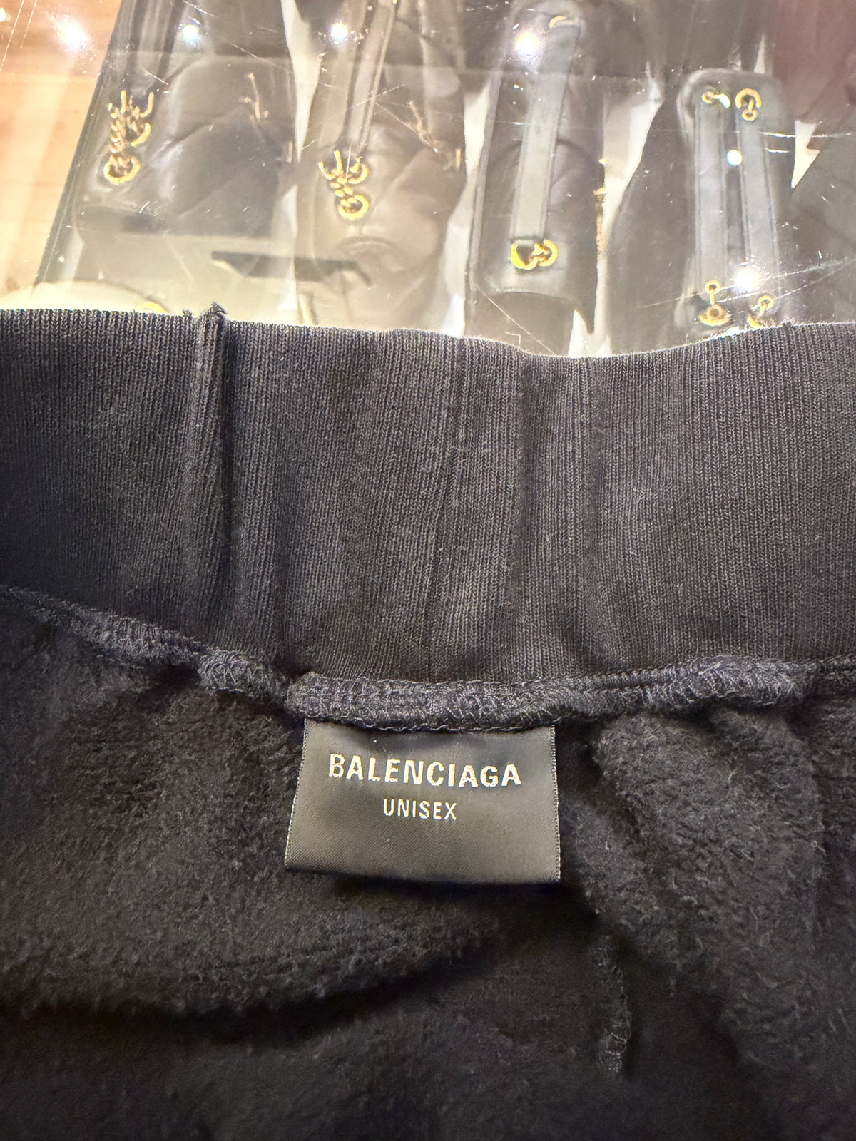 Balenciaga Cotton Logo
Shorts - Black/Red