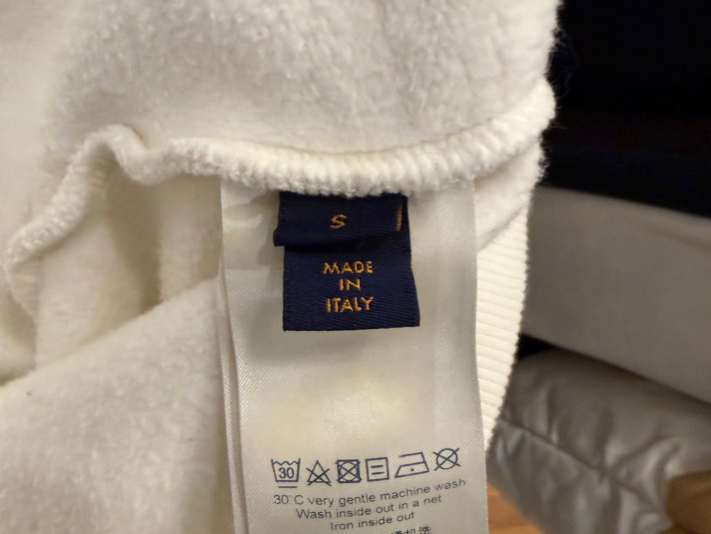 Louis Vuitton 3D Patched
Pocket Hoodie - White