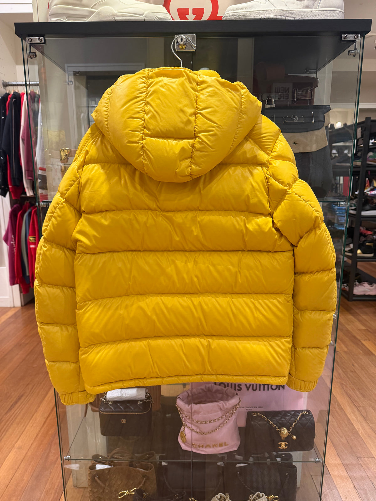 Moncler Maya Giubbotto
Down Puffer Jacket - Yellow