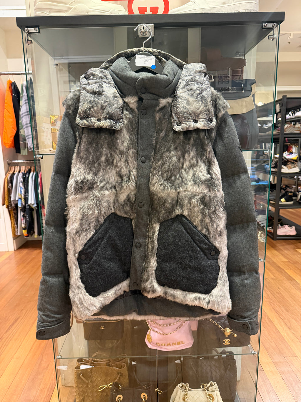 Moncler x White
Mountaineering Rabbit Fur
Fenrir Down Jacket