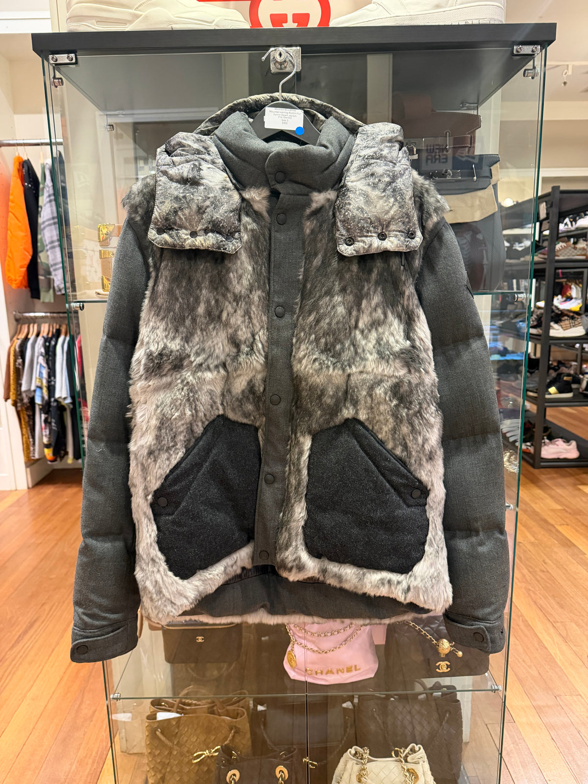 Moncler x White
Mountaineering Rabbit Fur
Fenrir Down Jacket