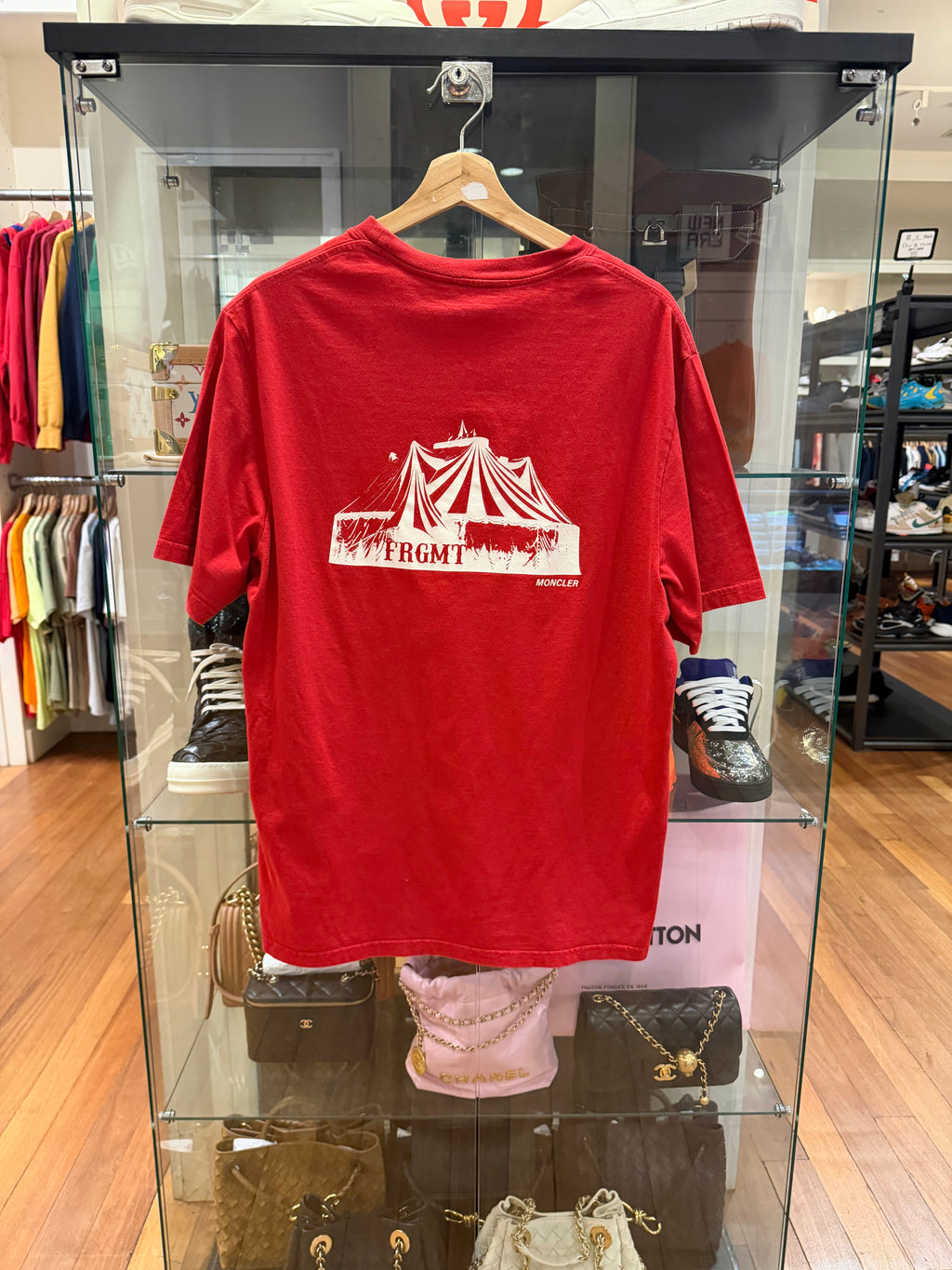 Moncler Genius x Fragment Hiroshi Fujiwara Circus Tee-
Red