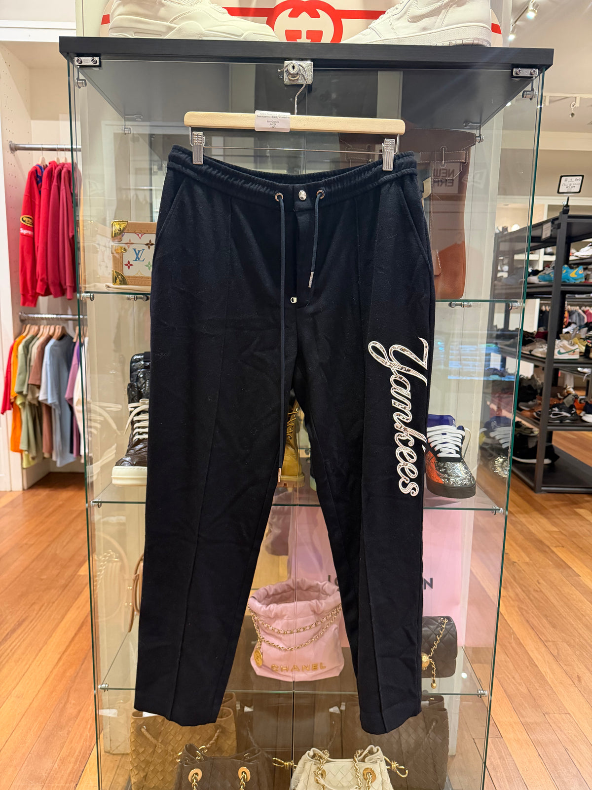Kith x New York Yankees
Sweatpants - Black/Snakeskin