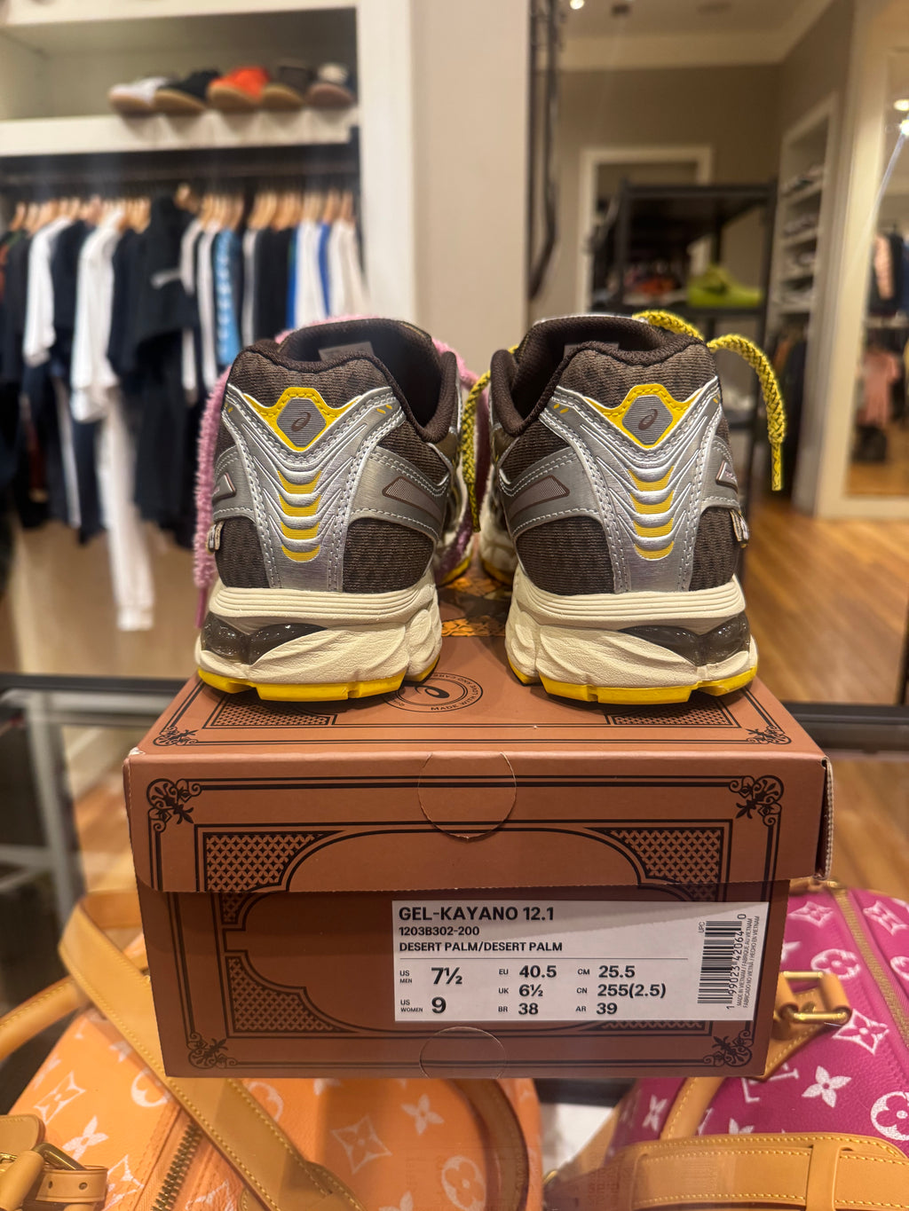 VANDYTHEPINK X ASICS
Gel-Kayano 12.1 'Chocolate'