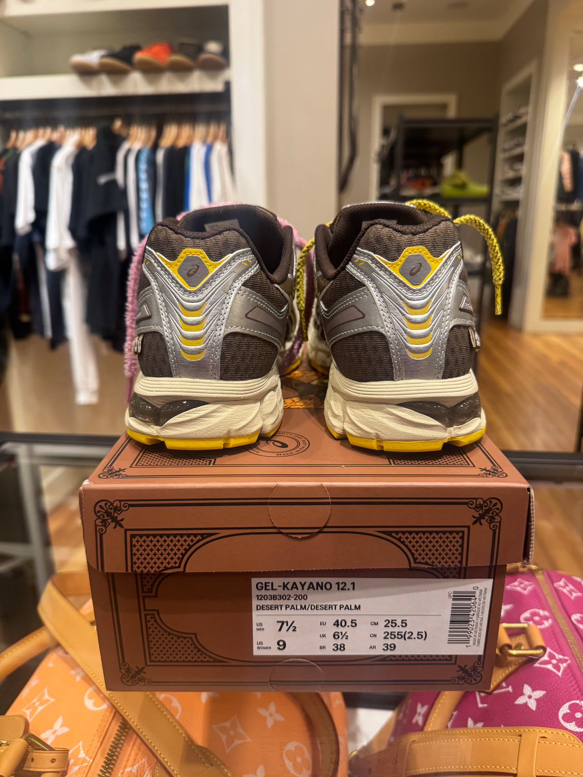 VANDYTHEPINK X ASICS
Gel-Kayano 12.1 'Chocolate'