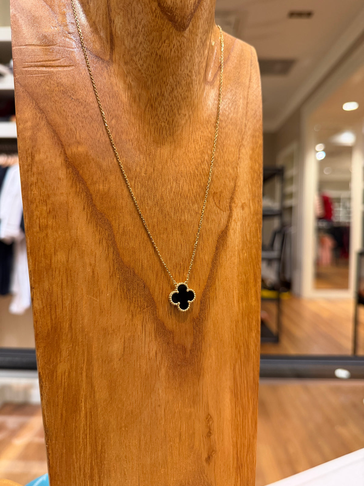 Van Cleef & Arpels Vintage Alhambra Onyx Necklace - 18k gold