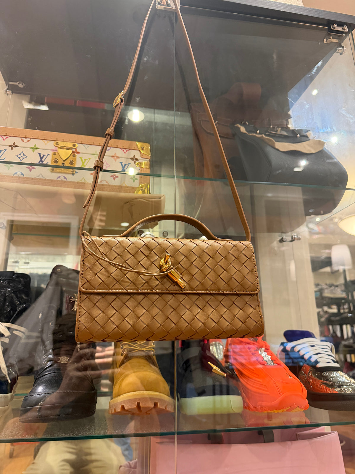 Bottega Veneta Andiamo Clutch 25 - Dark Caramel 20