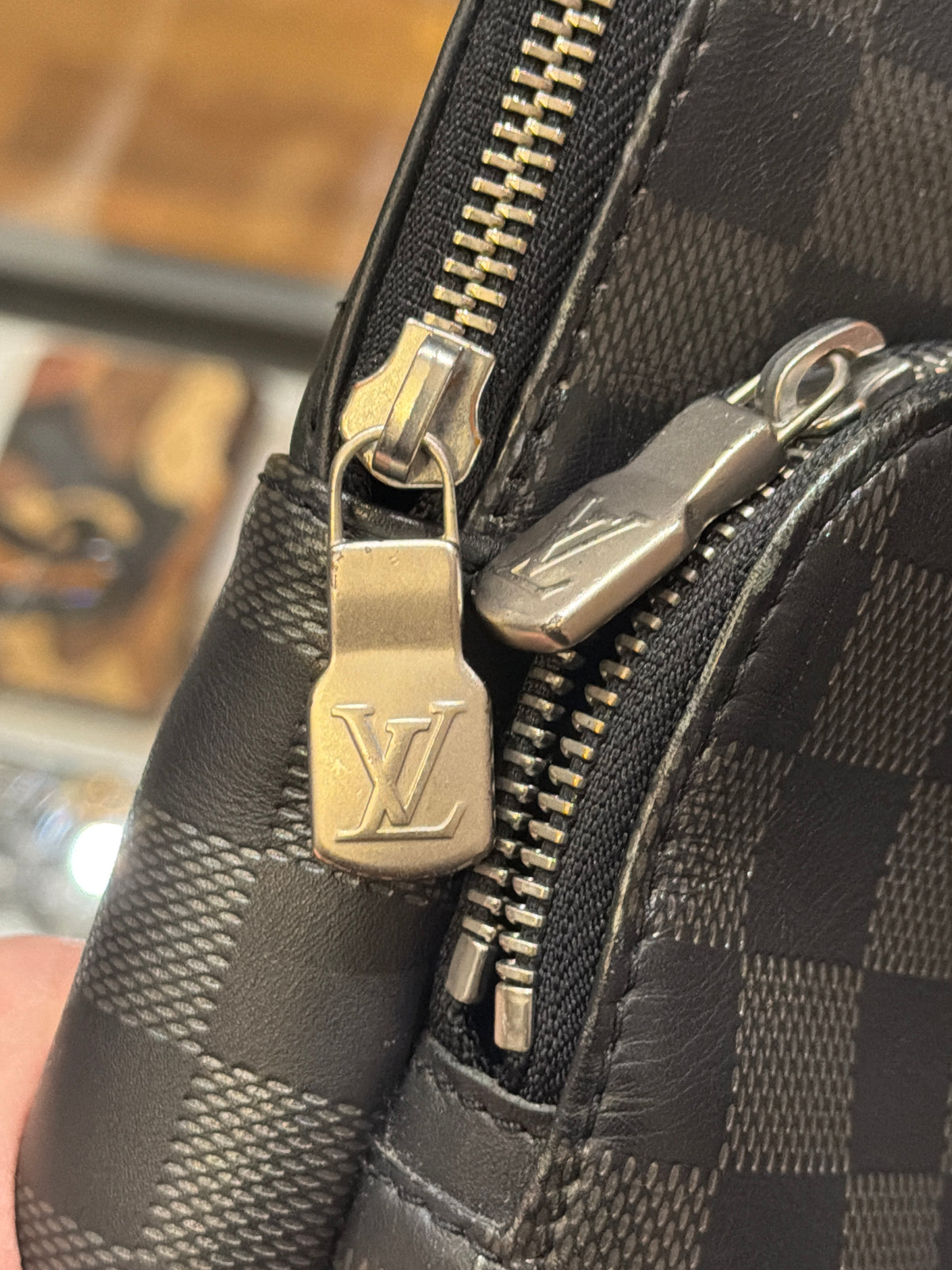 Louis Vuitton Damier Avenue Slingbag