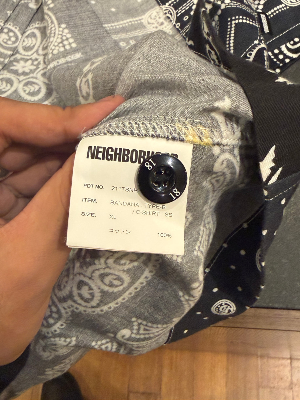 NEIGHBORHOOD
Bandana-Print Patchwork SS
Shirt - Blue