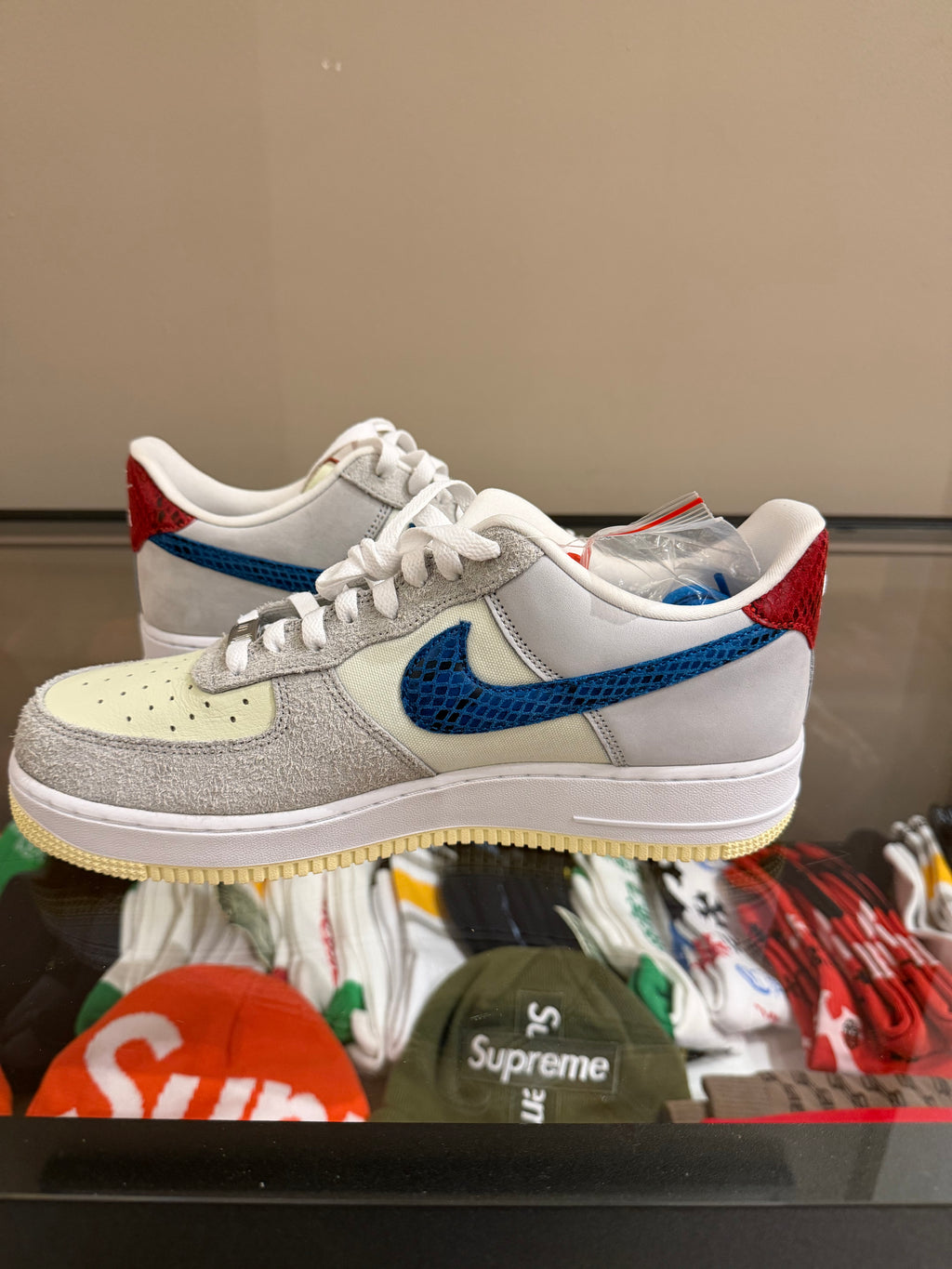Nike Air Force 1 Low SP
'Undefeated 5 On It Dunk vs.
AF1'