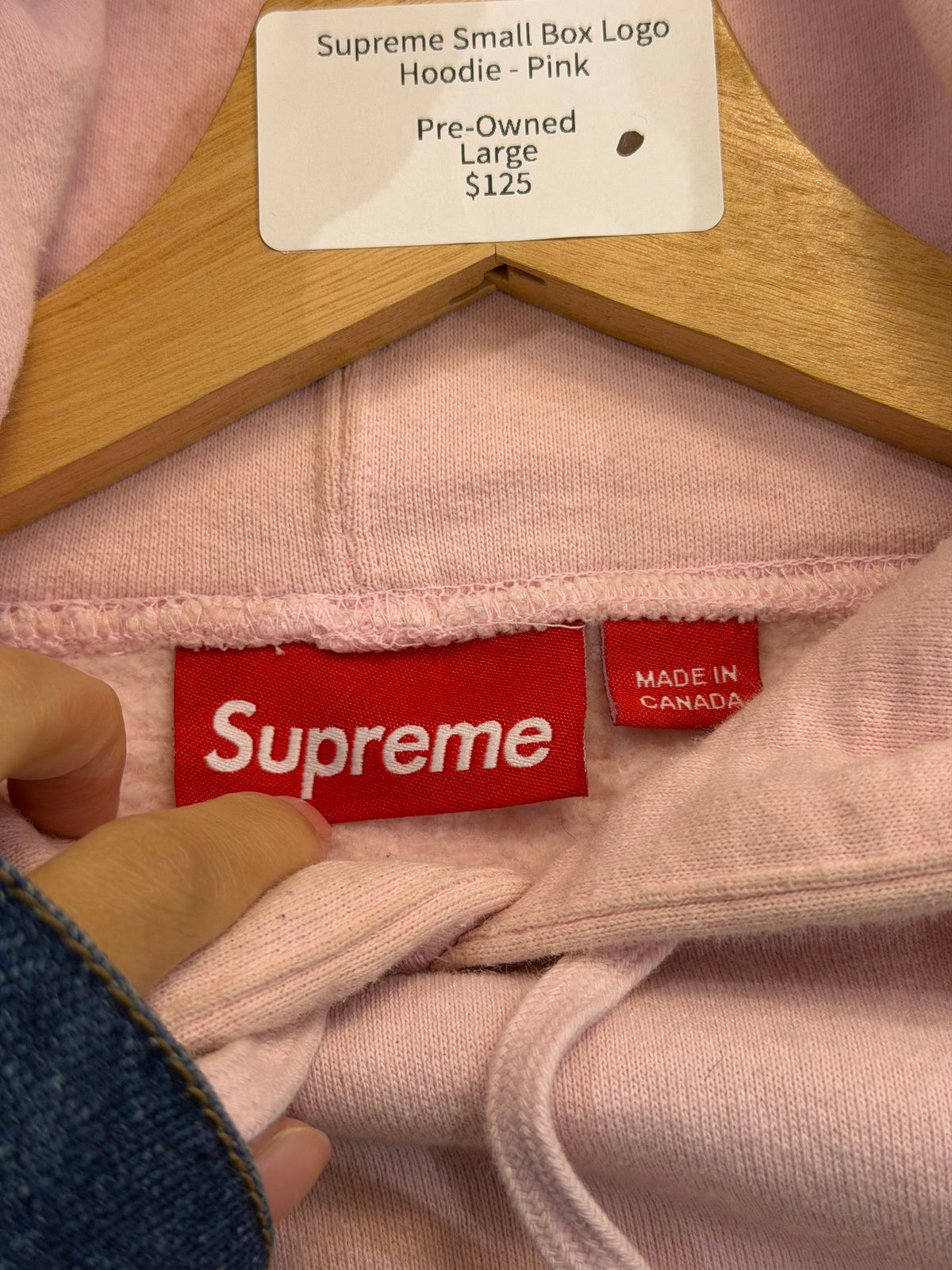 Supreme Small Box Logo
Hoodie