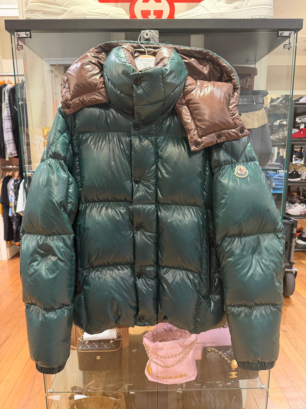 Moncler Parana Down Puffer
Jacket - Green/Brown