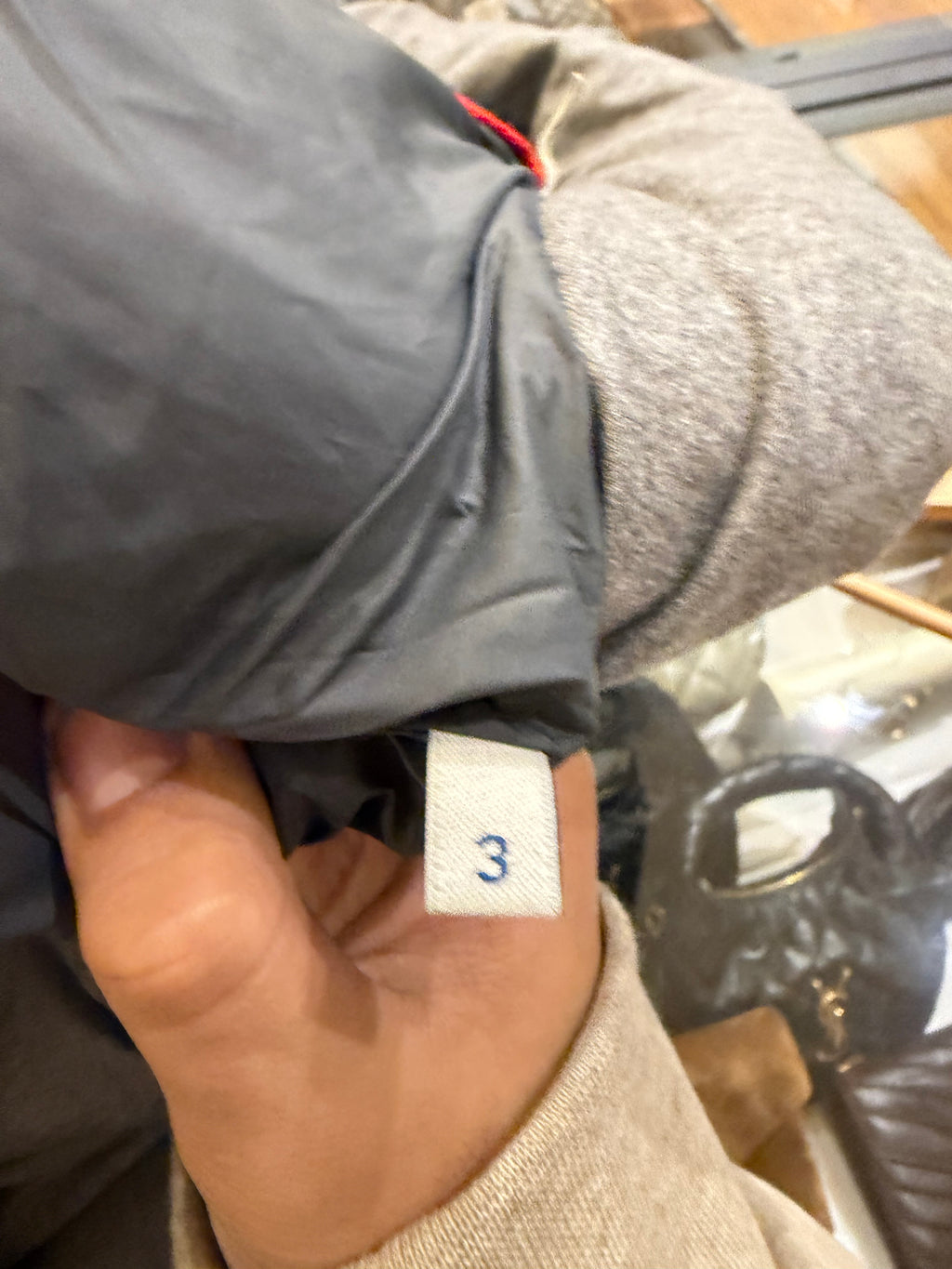 Moncler Vignemale Down
Puffer Jacket - Blue
