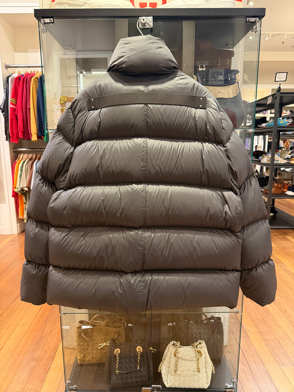 Rick Owens Jumbo Down IES
Coat - Grey