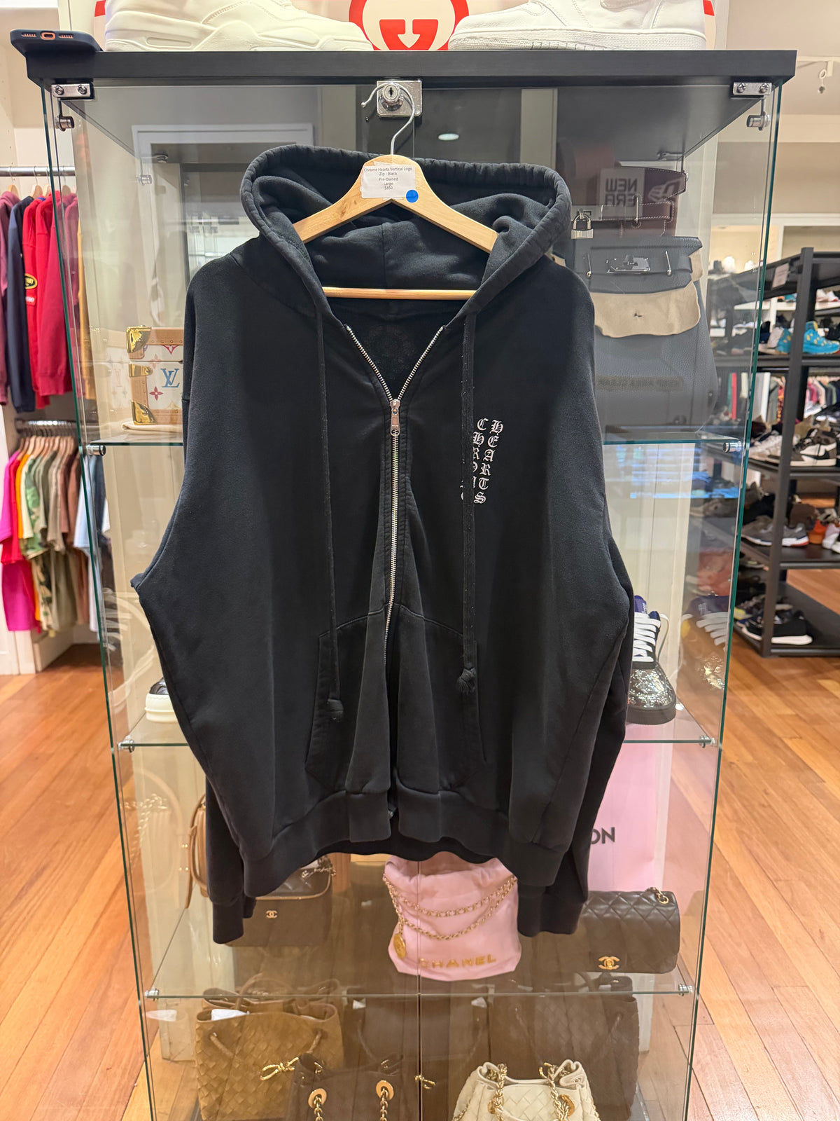 Chrome Hearts Vertical Logo
Zip - Black