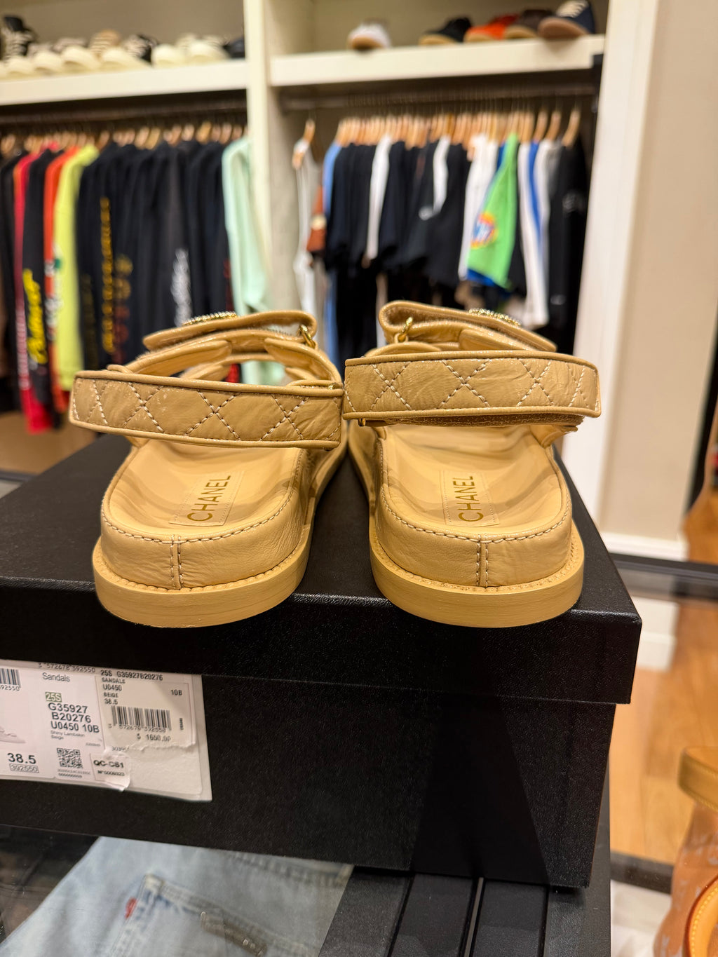 Chanel 25A Crumpled Shiny Leather Lambskin Dad Sandals - Beige