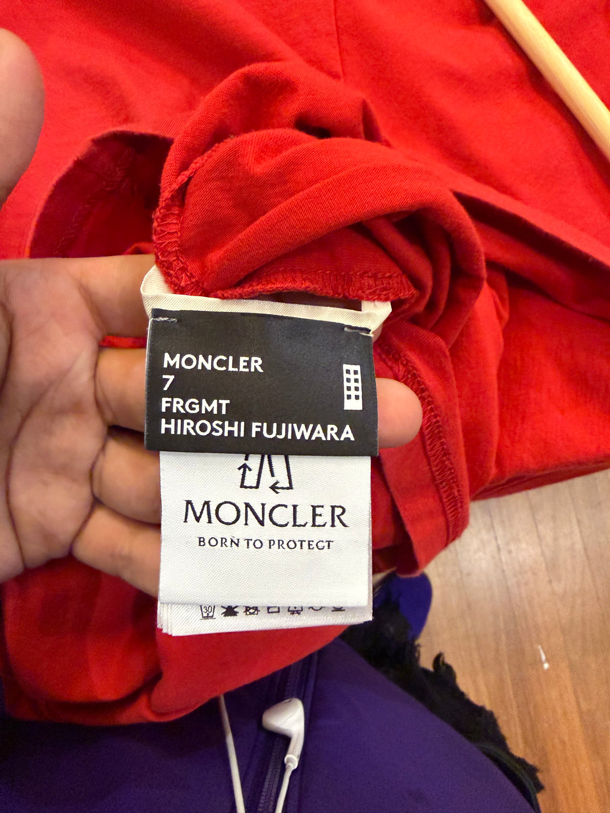 Moncler Genius x Fragment Hiroshi Fujiwara Circus Tee-
Red