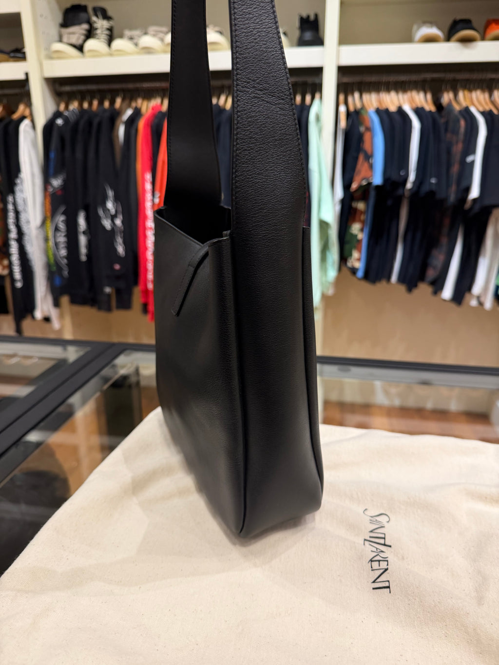 Saint Laurent LE 5 À 7 Leather Hobo Bag - Black