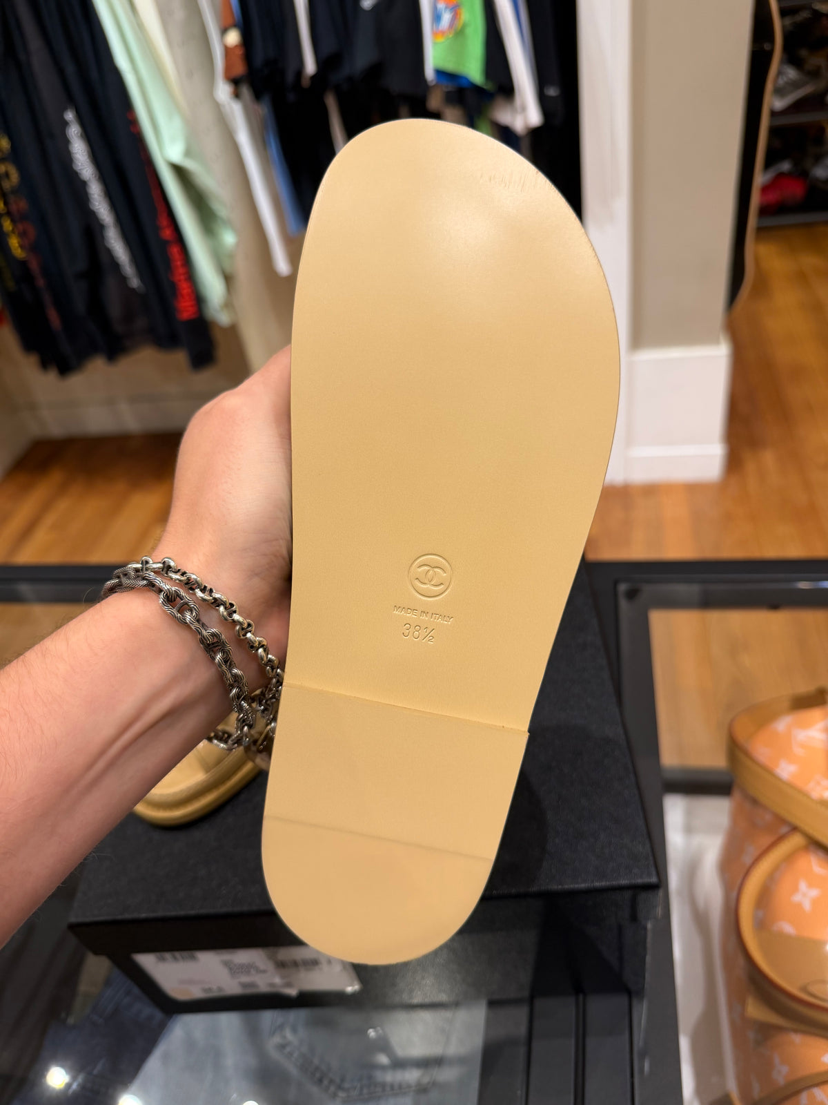 Chanel 25A Crumpled Shiny Leather Lambskin Dad Sandals - Beige