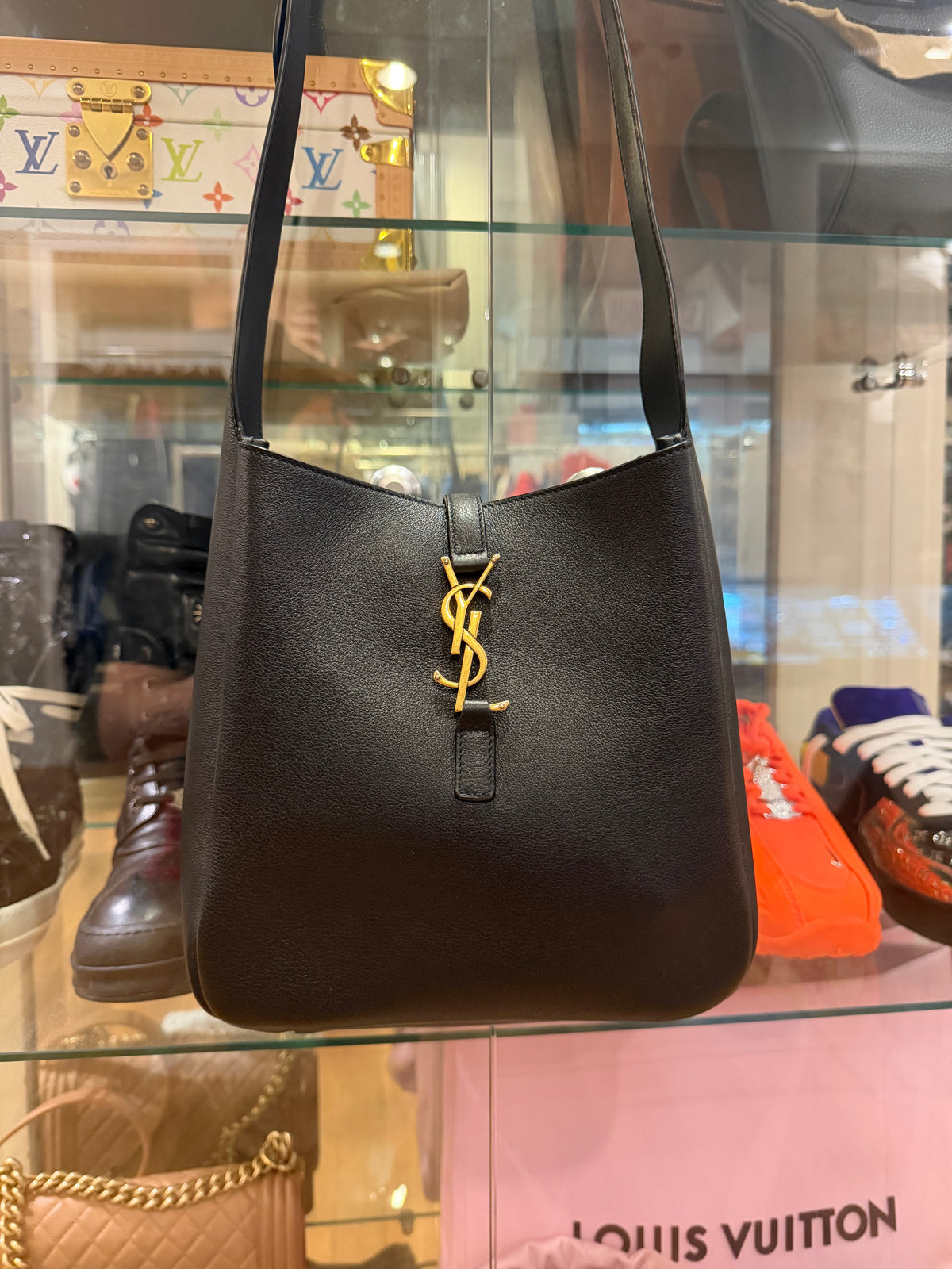 Saint Laurent LE 5 À 7 Leather Hobo Bag - Black