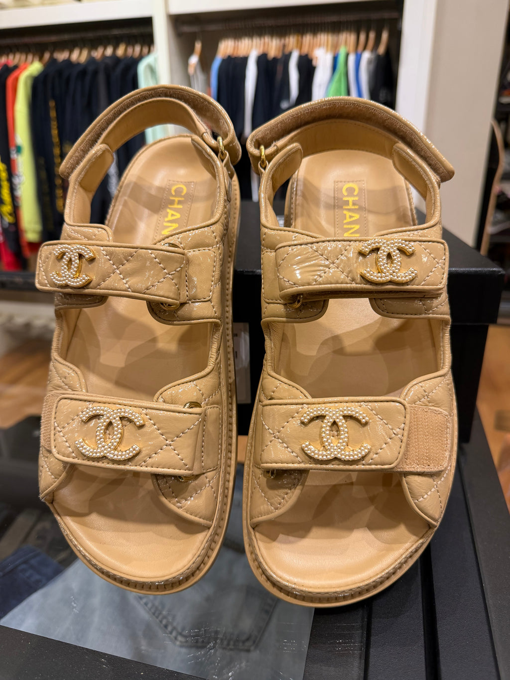 Chanel 25A Crumpled Shiny Leather Lambskin Dad Sandals - Beige