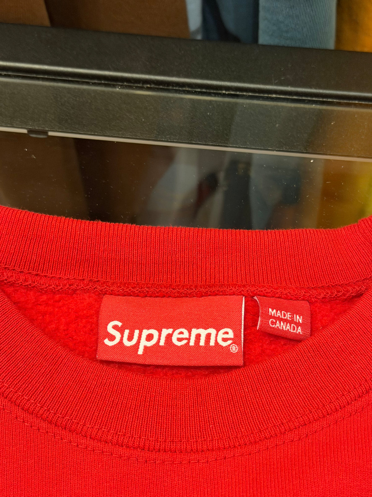 Supreme International
Sportswear Crewneck - Red