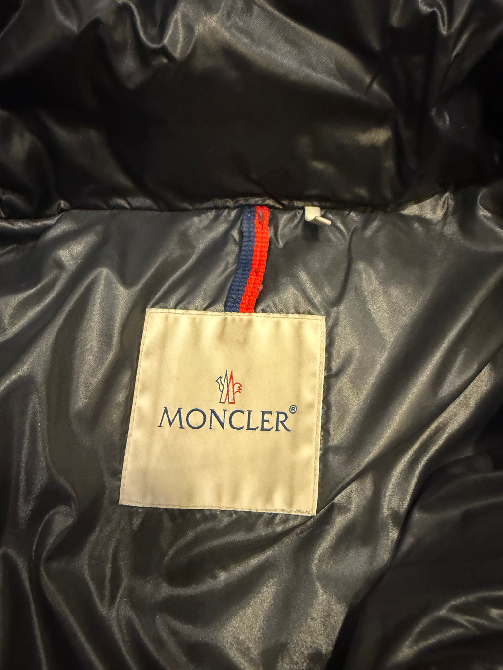 Moncler Maya Giubbotto
Down Puffer Jacket - Black