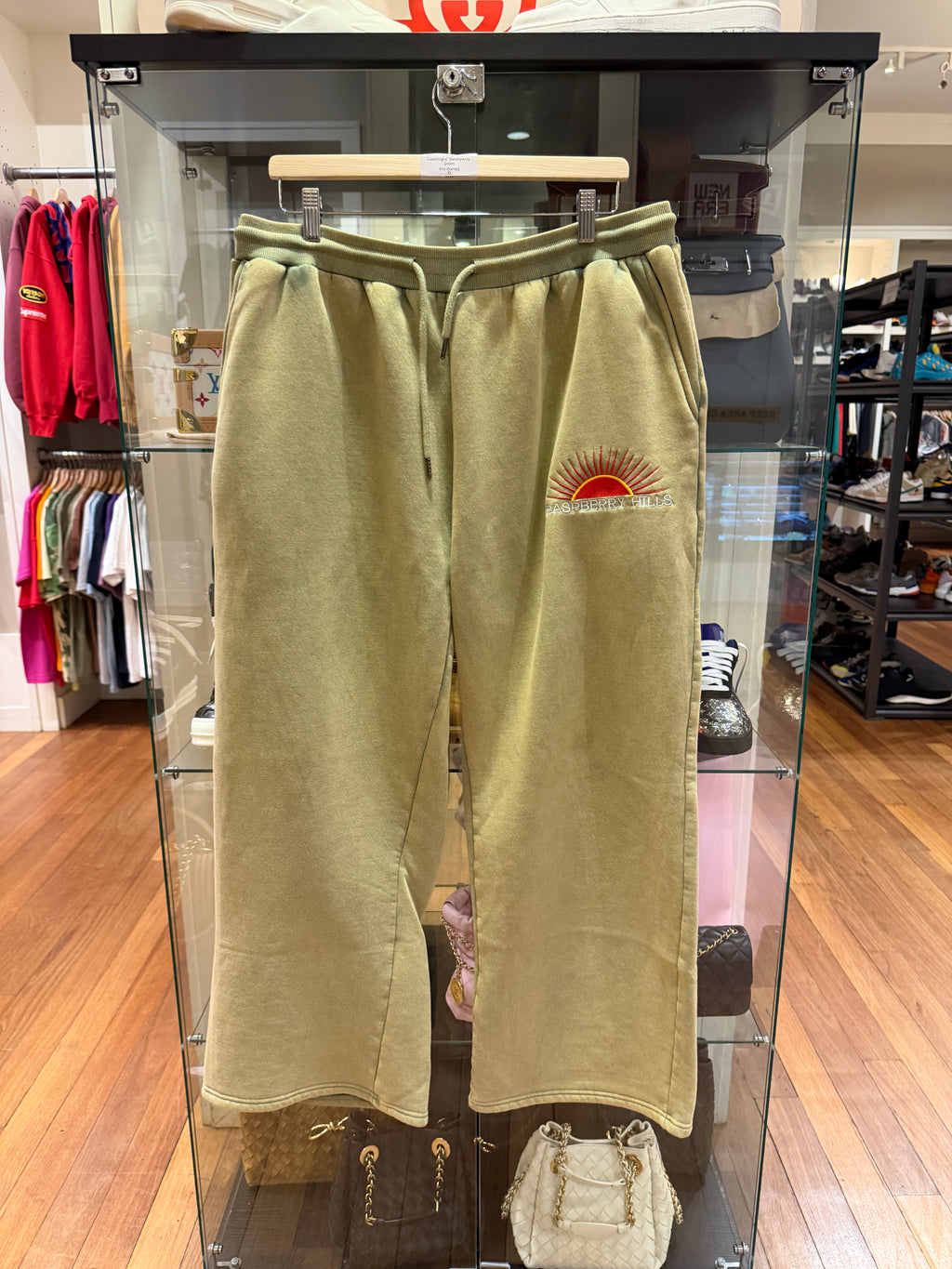 GV Gallery Raspberry Hills
'Casamigos' Sweatpants -
Green