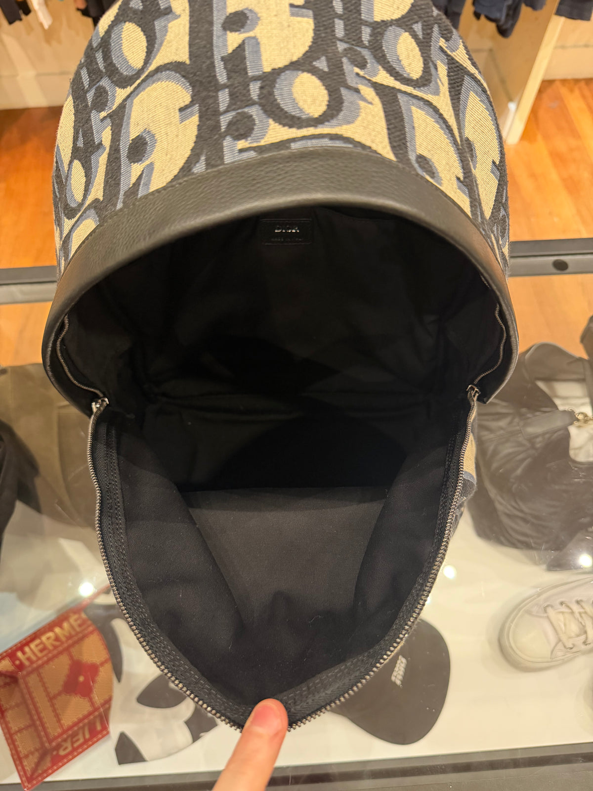 Dior Rider Backpack
Beige and Blue Maxi Oblique Jacquard
