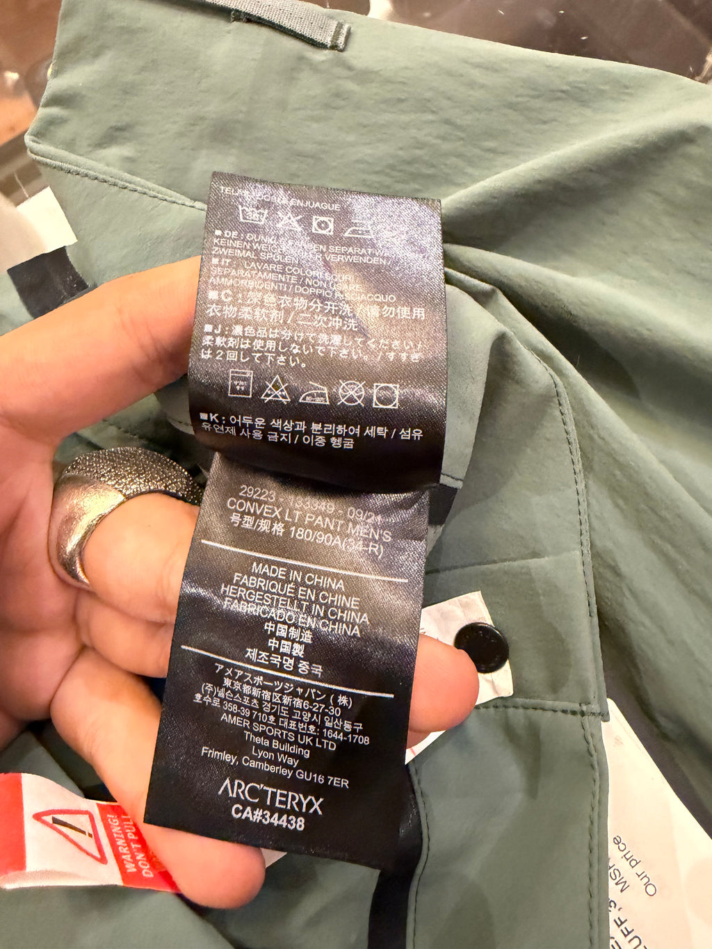 Arc’Teryx Veilance Convex
Pants - Aqua