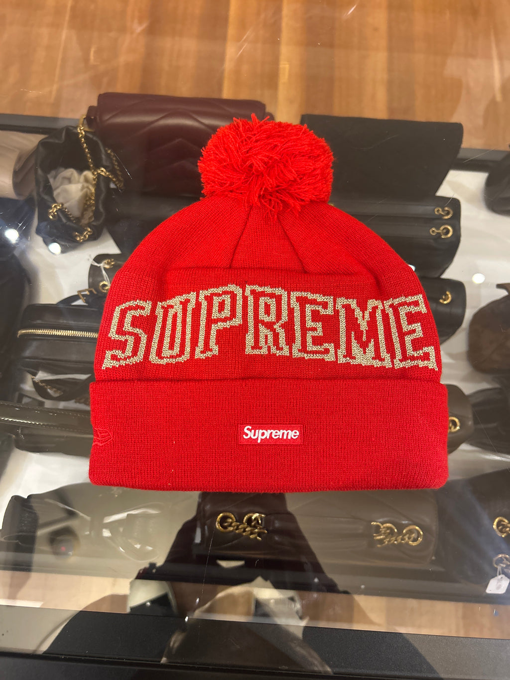 Supreme x New Era Metallic Logo Beanie - Red