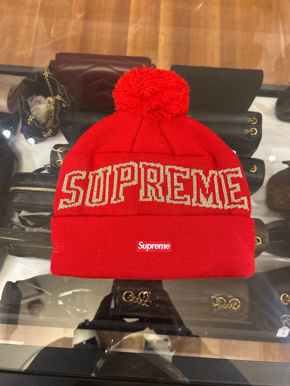 Supreme x New Era Metallic Logo Beanie - Red