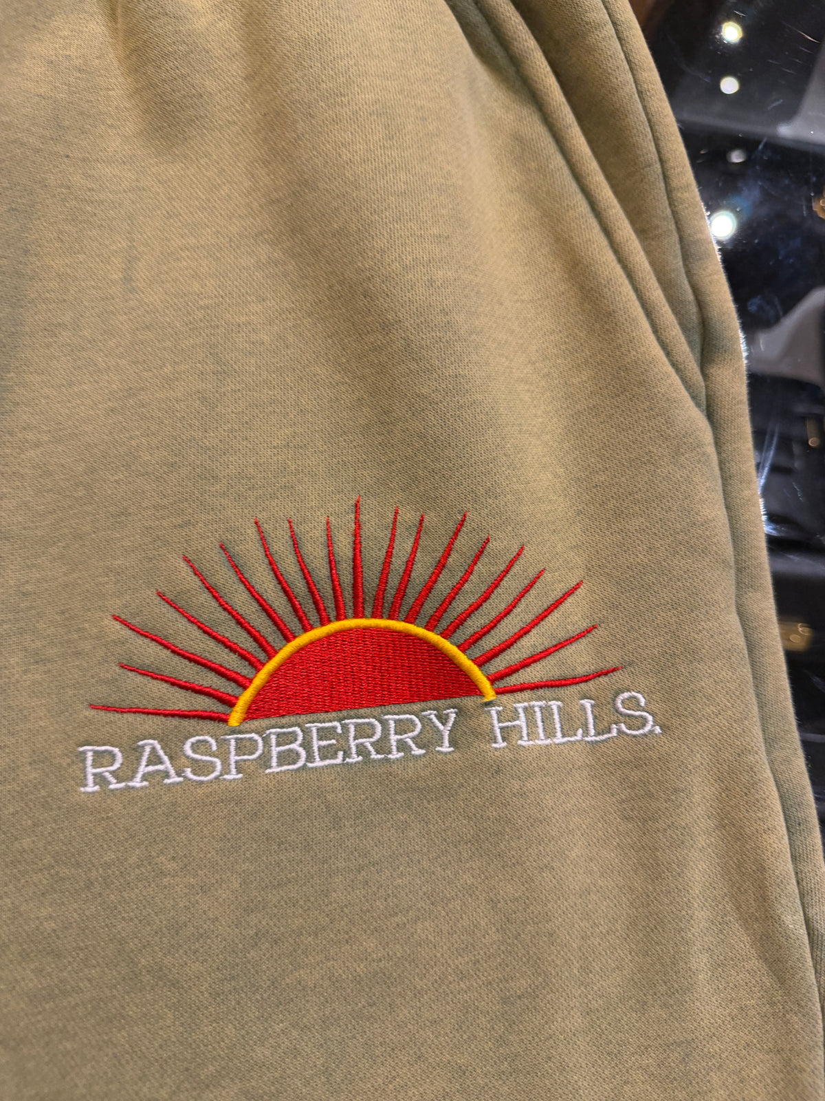 GV Gallery Raspberry Hills
'Casamigos' Sweatpants -
Green