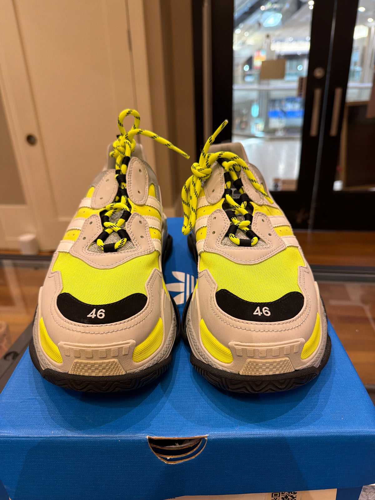 Balenciaga Triple S - Fluo