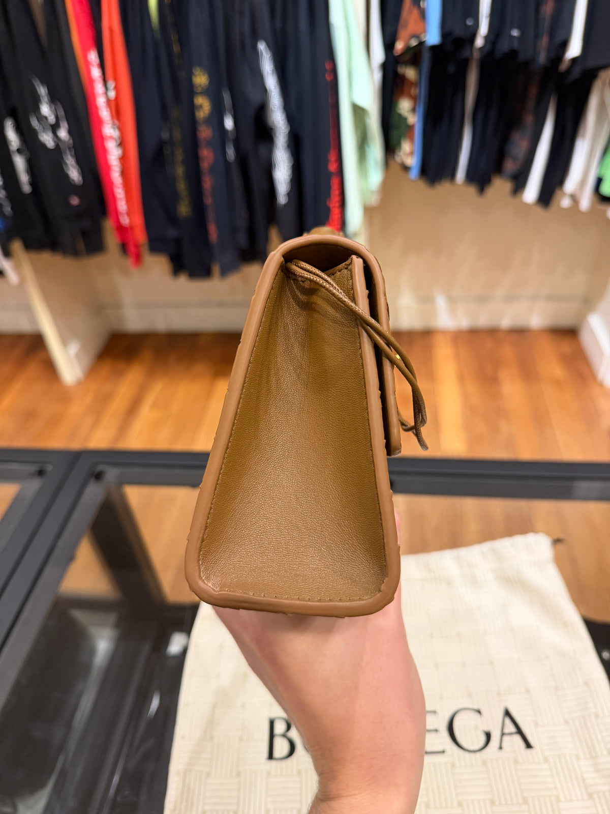 Bottega Veneta Andiamo Clutch 25 - Dark Caramel 20