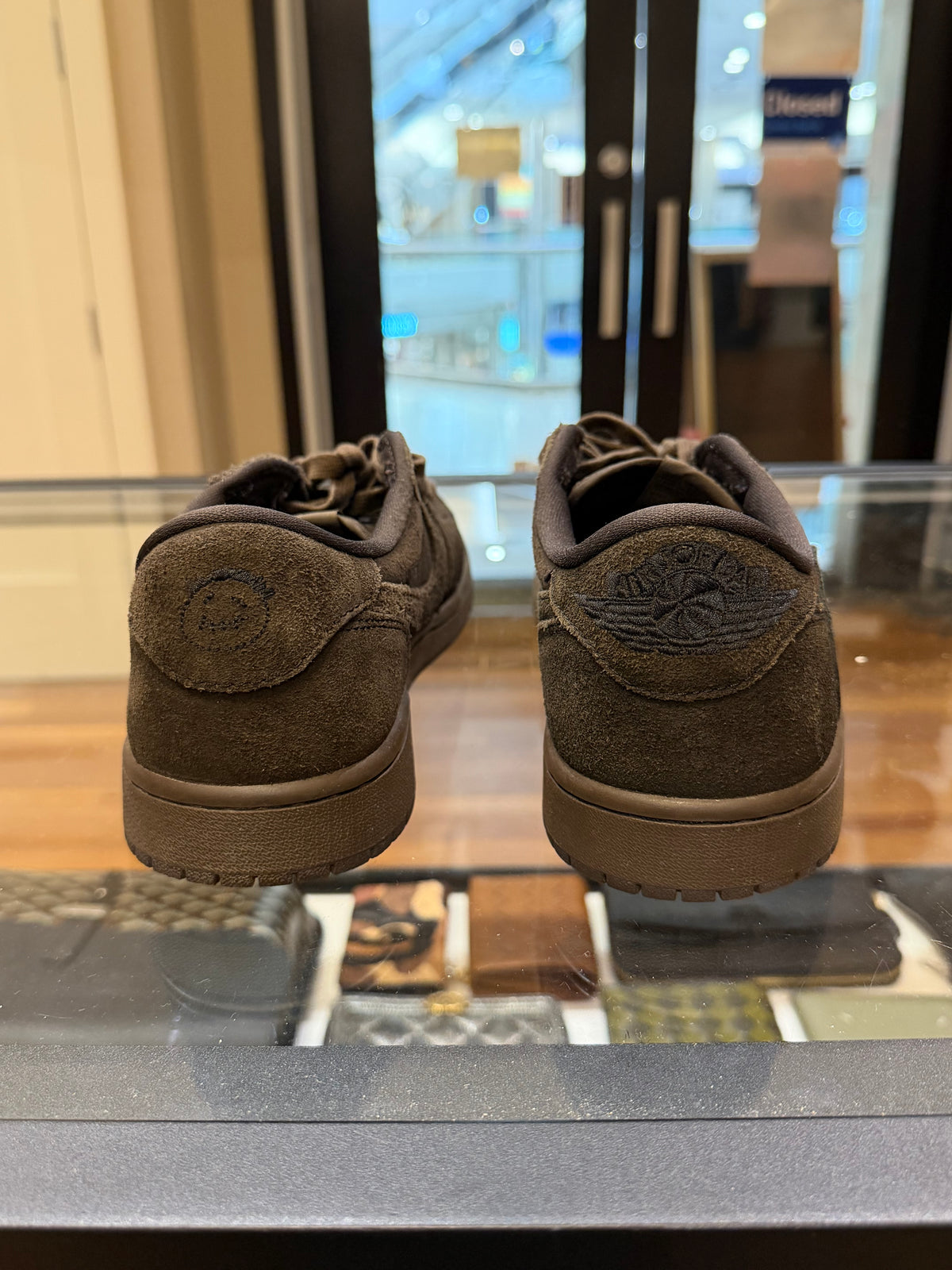 Travis Scott x Jordan 1 Low OG - Velvet Brown