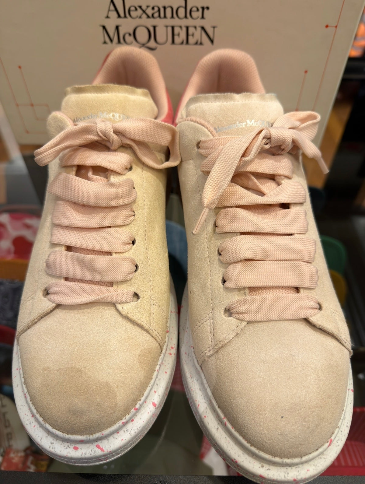 Alexander McQueen
Oversized Sneaker -
Pink/Beige