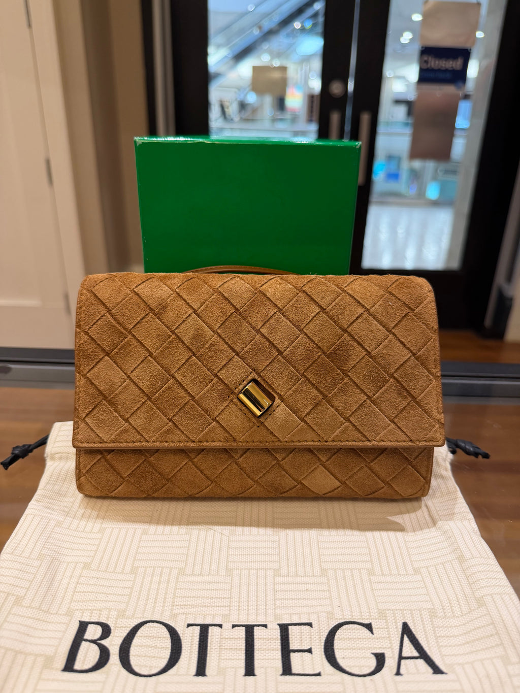 Bottega Veneta Andiamo Intrecciato Suede Clutch - Brown