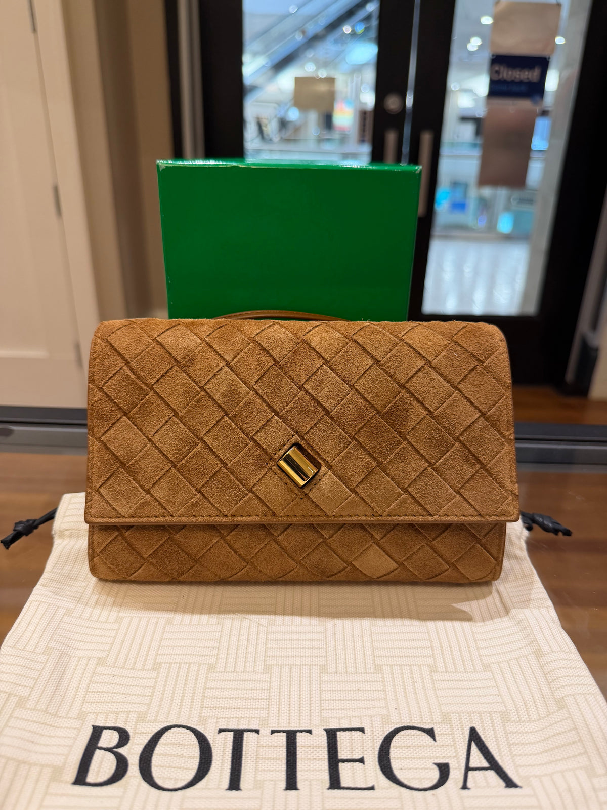 Bottega Veneta Andiamo Intrecciato Suede Clutch - Brown
