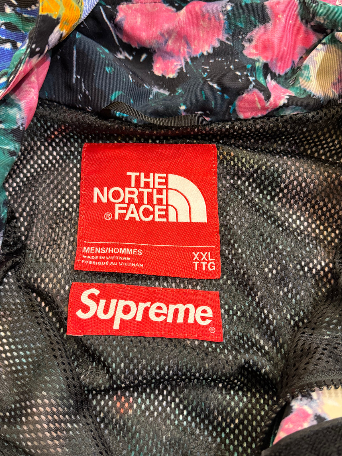 Supreme x The North Face Trekking Convertible Jacket-
Flowers
