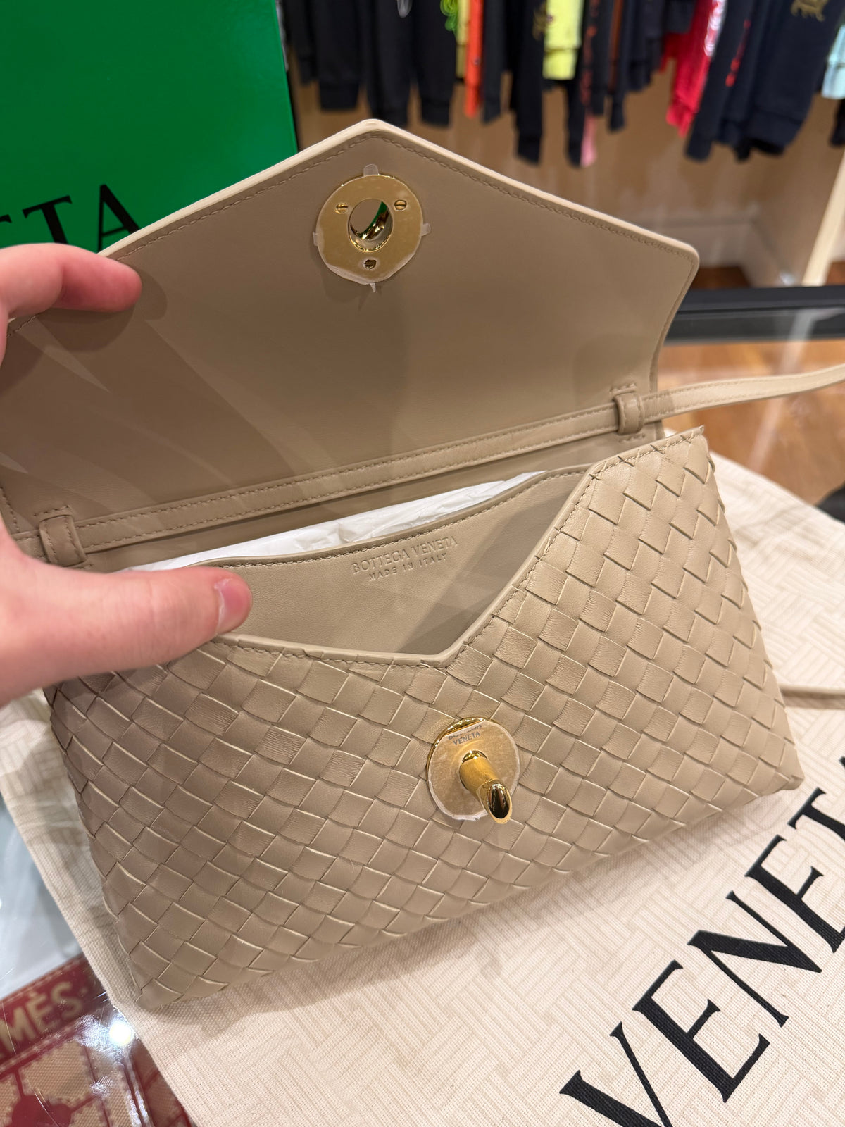 Bottega Veneta Knot Lock Shoulder Bag - Ecru