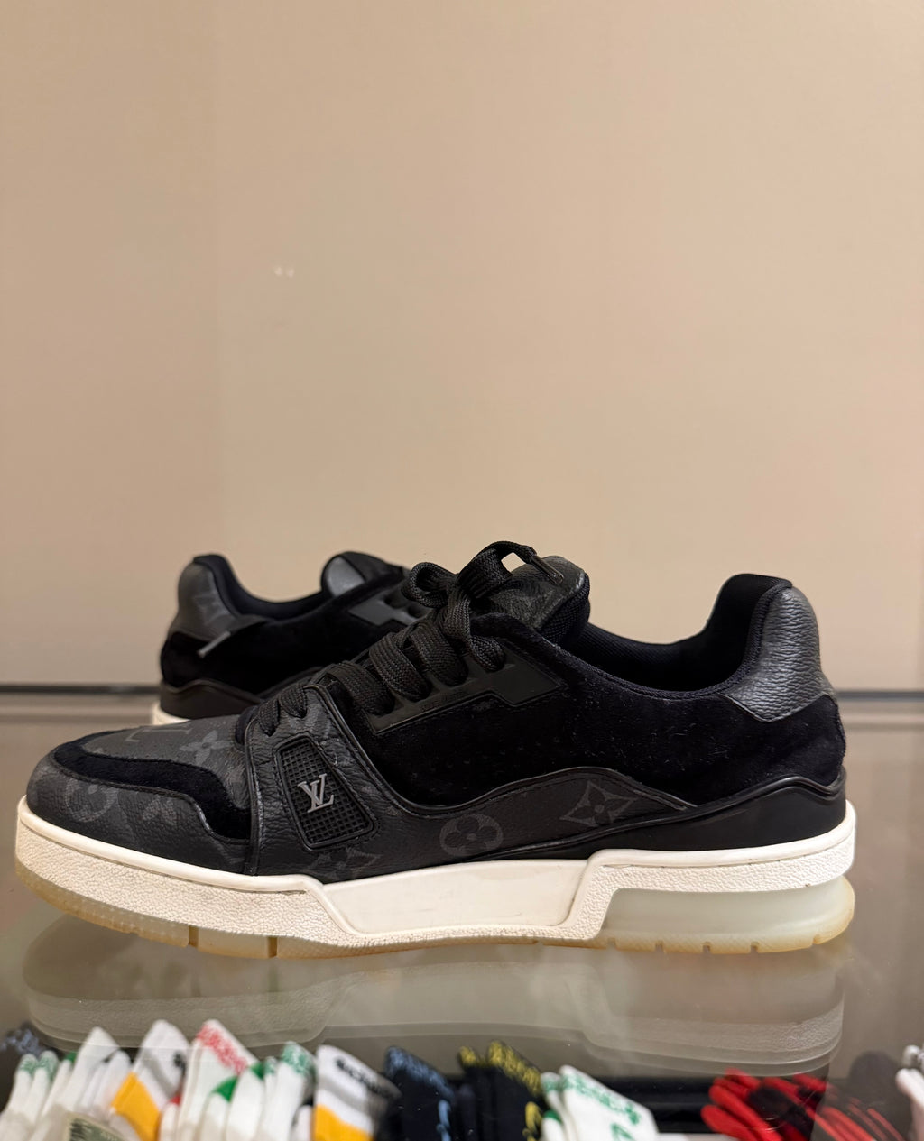 Louis Vuitton Trainer - Black
Monogram