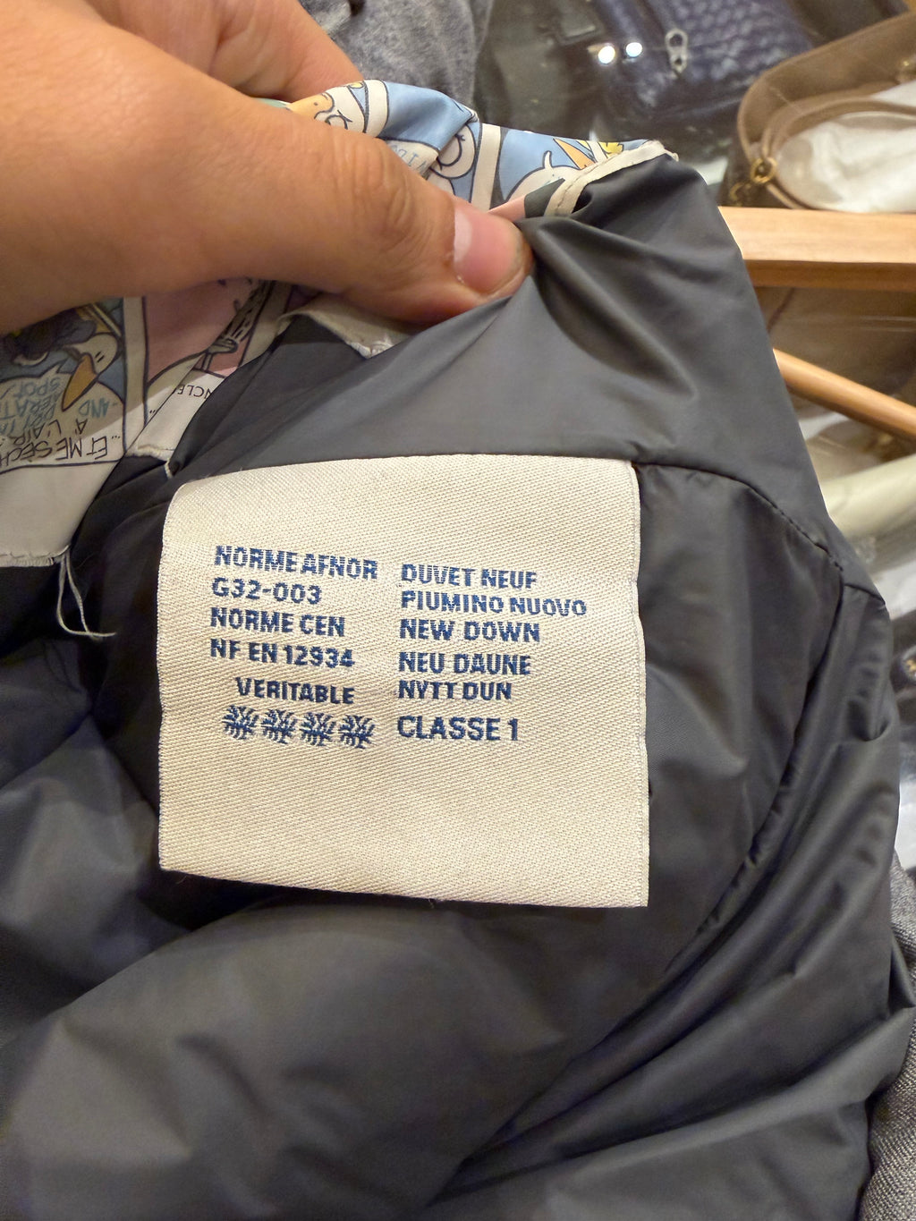 Moncler Vignemale Down
Puffer Jacket - Blue