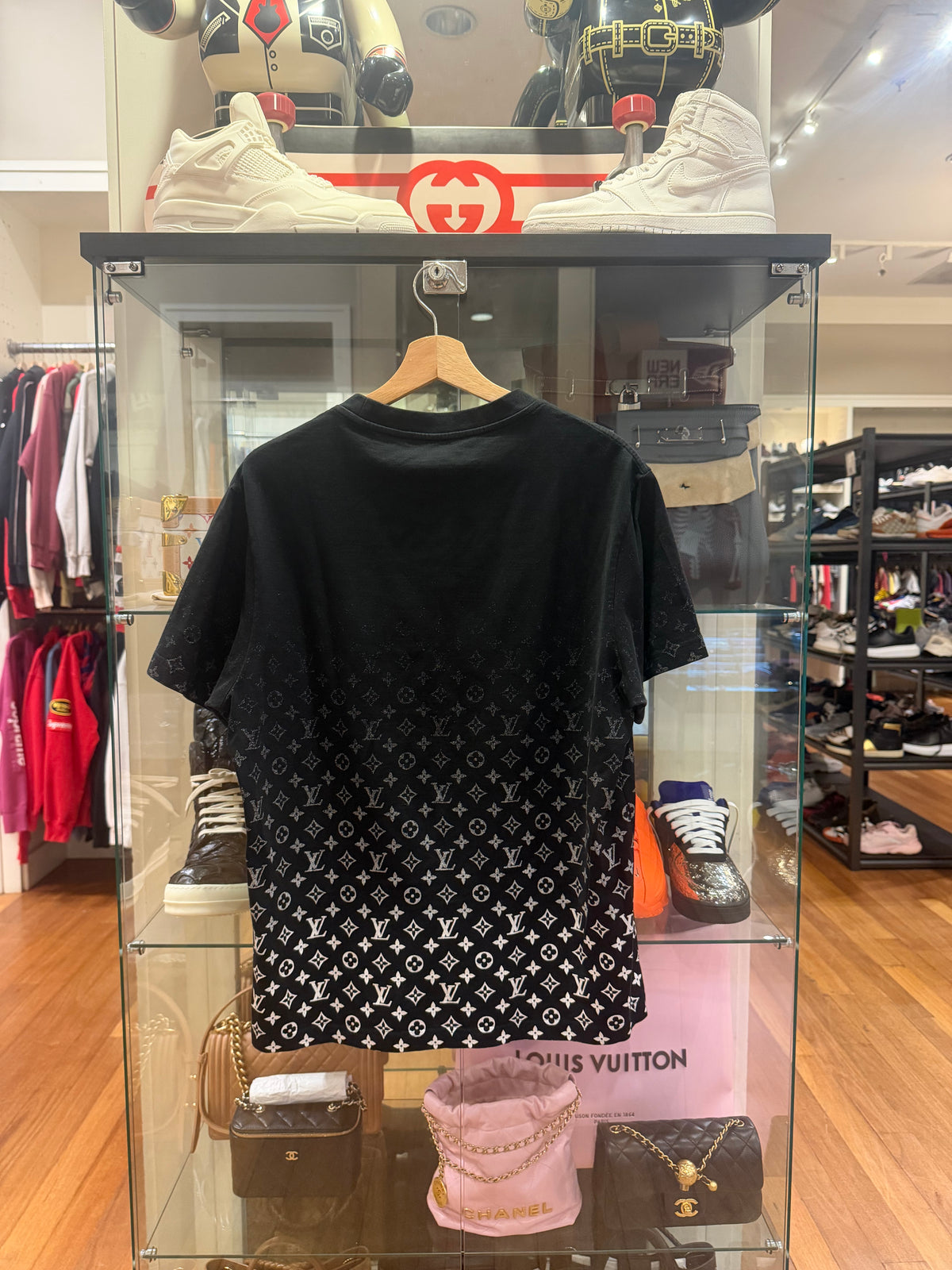 Louis Vuitton Monogram
Gradient Tee - Black