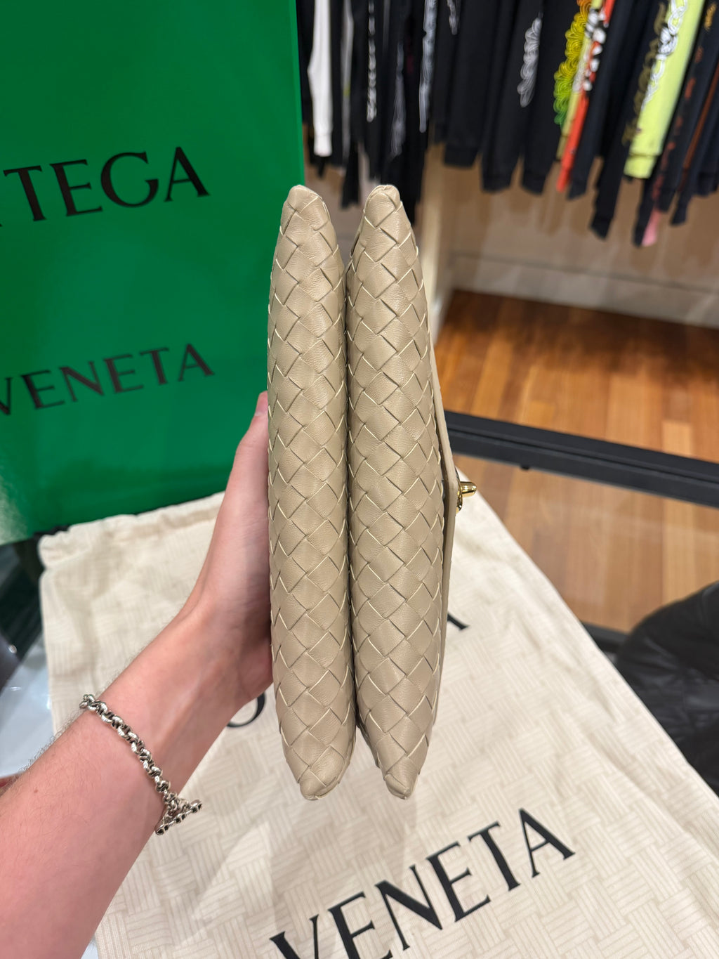 Bottega Veneta Knot Lock Shoulder Bag - Ecru