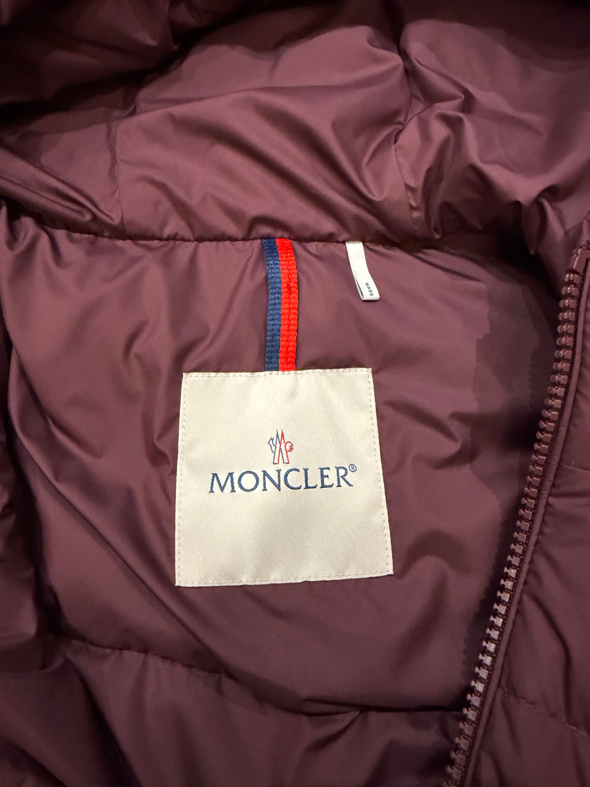 Moncler Mariseillan Gilet
Down Vest - Burgundy