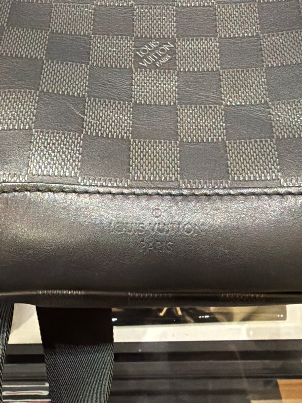 Louis Vuitton Damier Avenue Slingbag