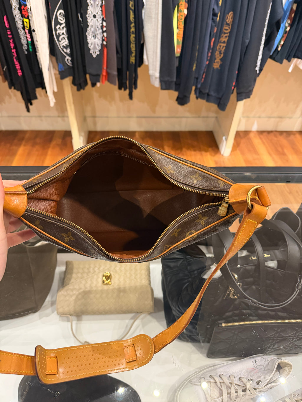 Louis Vuitton Boulogne 30 Shoulder Bag