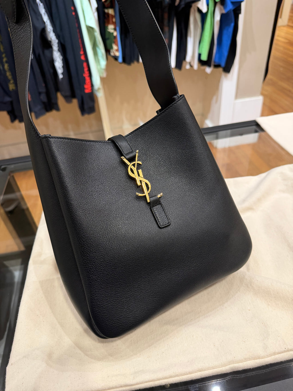 Saint Laurent LE 5 À 7 Leather Hobo Bag - Black