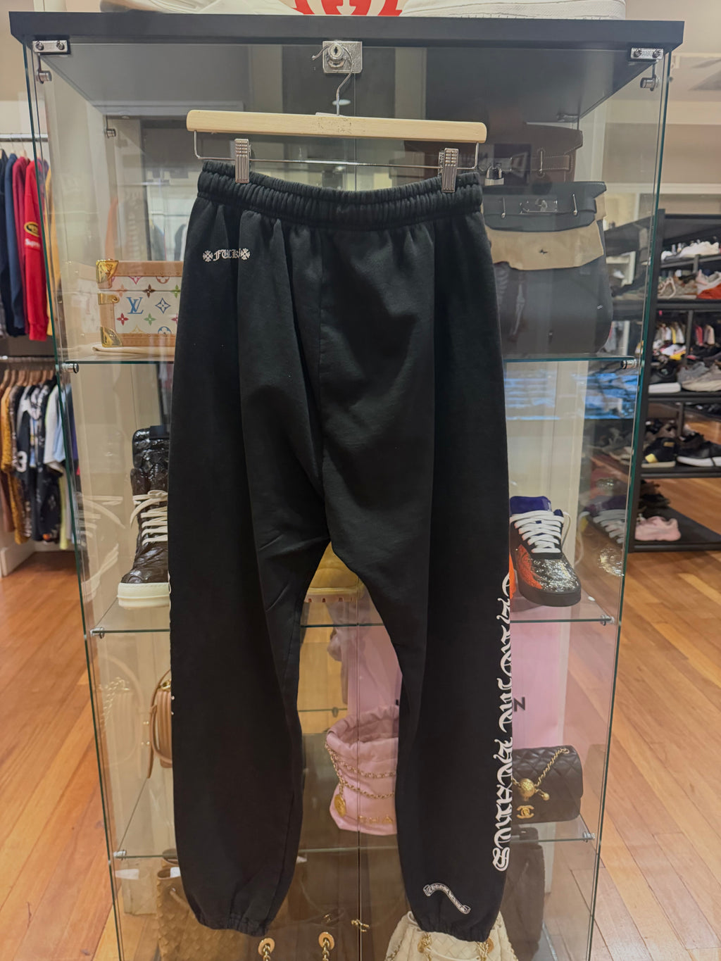 Chrome Hearts Scroll Logo
Sweatpants-Black